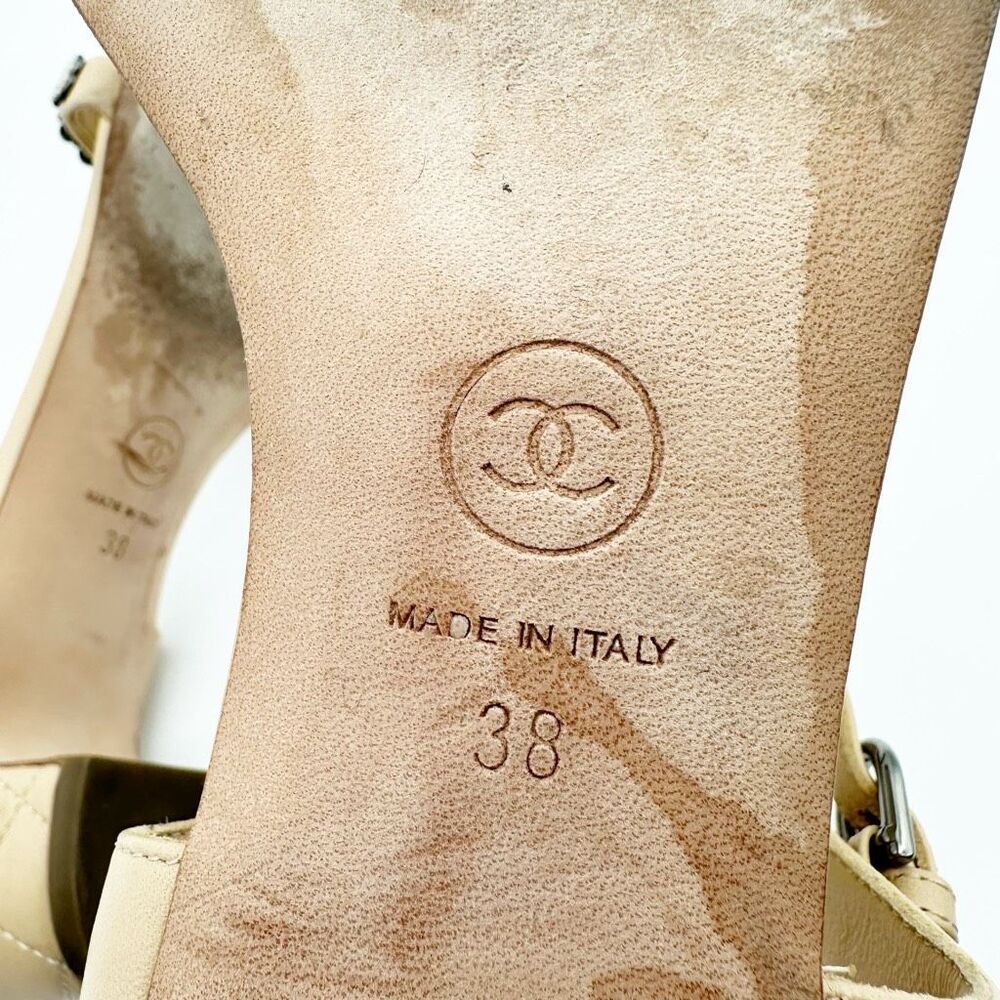CHANEL Beige Chain Ankle Strap Heels Size 38 Interlocking Pearl CC Logo Sandals - Picture 13 of 13